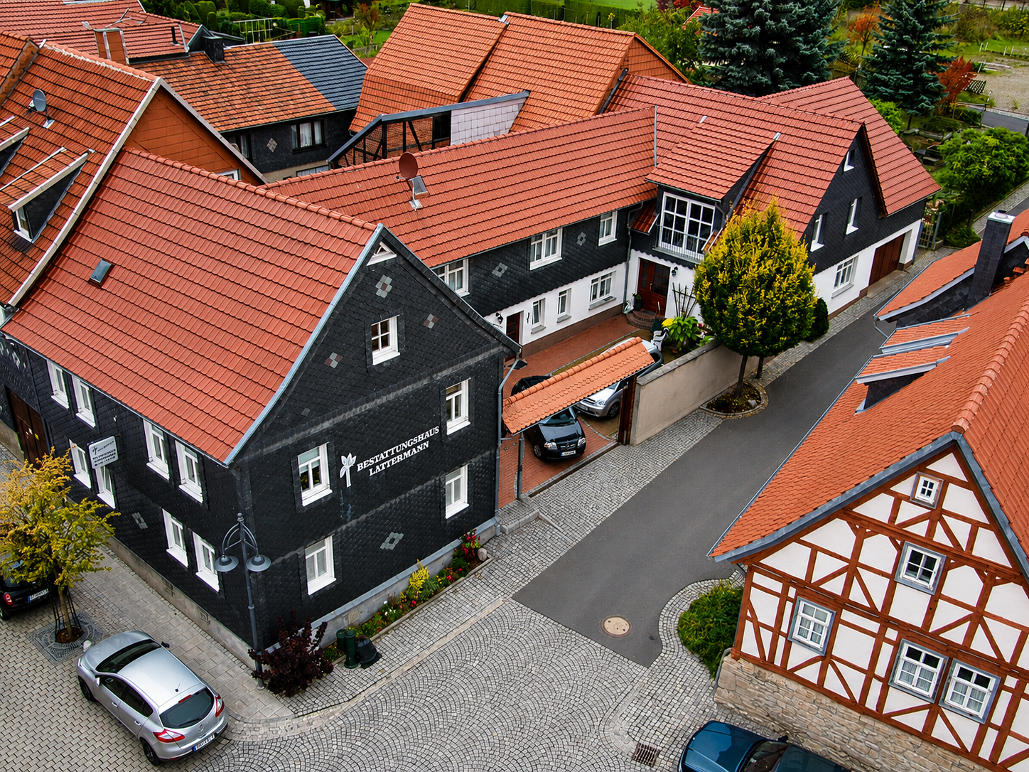 Luftaufnahme des Bestattungshauses Lattermann in Leinefelde